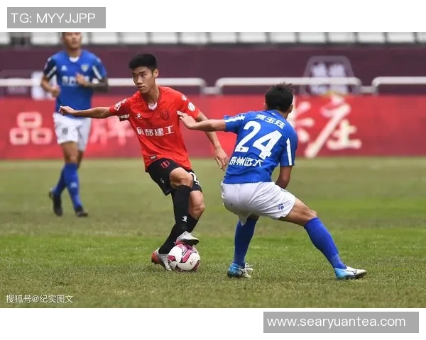 成都兴城迎战呼和浩特争夺中甲联赛关键三分的激烈对决